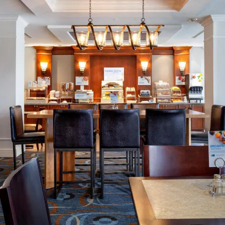 Holiday Inn Express & Suites ARCADIA by IHG
