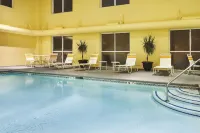 La Quinta Inn & Suites by Wyndham Knoxville Airport - Pool