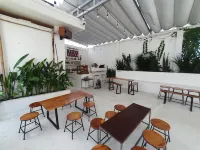 Hero Hostel & Billiards