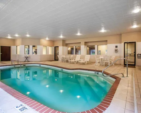 Comfort Inn & Suites St Louis-O'Fallon Отели в г. Уэлдон Спринг Тауншип