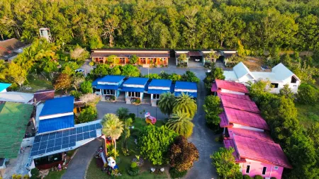 Baan Suan Mee Tang Отели в г. Makham