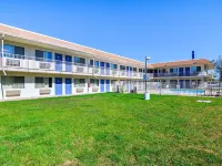 Motel 6 Mitchell, SD Hotels in Мітчелл