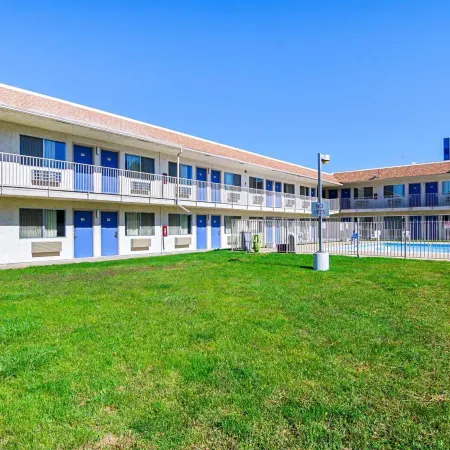Motel 6 Mitchell, SD