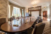 Macdonald Frimley Hall Hotel and Spa Các khách sạn ở West End