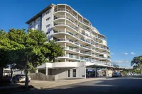 Pandanus Mooloolaba Hotels near Mimsie Licensed Cafe
