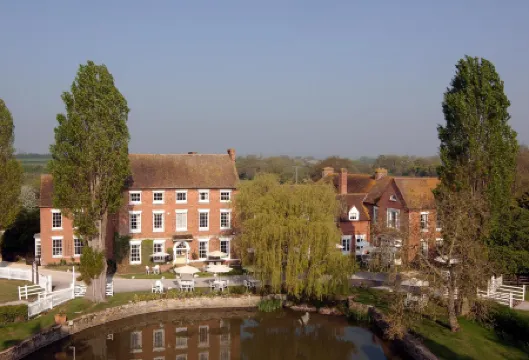 Corse Lawn House Hotel