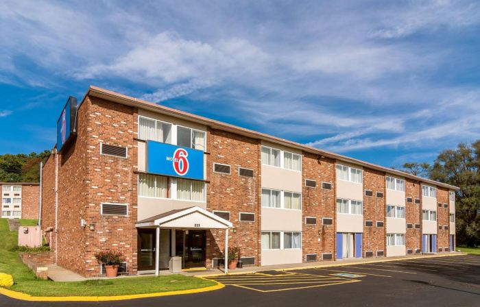 Motel 6 New Stanton, PA