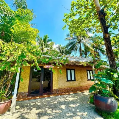 Bungalow Binh Quoi 2 Hotels near Binh Quoi 1