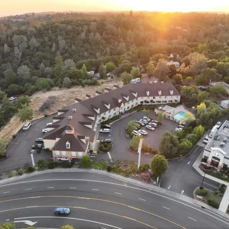 Red Lion Inn & Suites Auburn