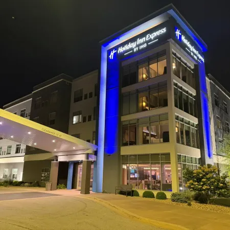 Holiday Inn Express Bettendorf - Davenport NE by IHG