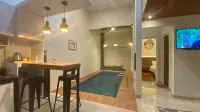 Nadika Homes Private Pool -  Casas de vacaciones
