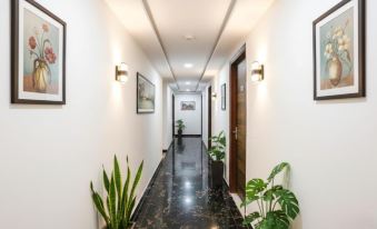 FabHotel New Silver Crown