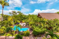 The Hotel by the Red Canal - piscina