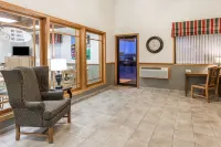 Super 8 by Wyndham Ottawa Starved Rock Hotels in Ottawa