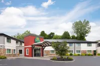 La Quinta Inn by Wyndham Buffalo Airport Hôtels à : Lancaster