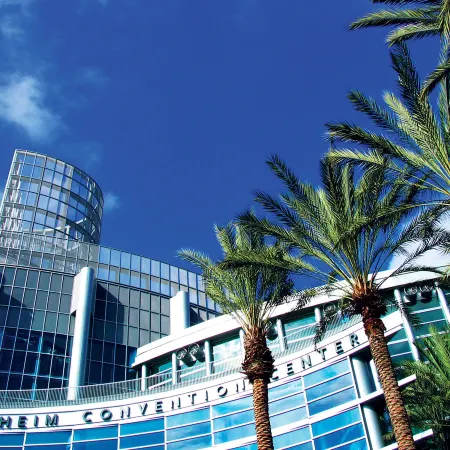 Courtyard by Marriott Anaheim Theme Park Entrance