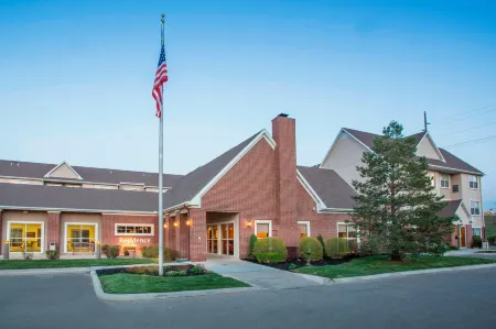 Residence Inn by Marriott Topeka Отели в г. Топика