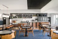 Courtyard Melbourne West