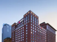 Marriott St. Louis Grand Hotels near Central Public Library