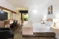 Longreach Motor Inn - balcony