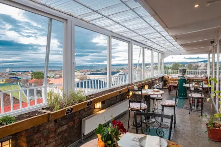 Hotel Boutique la Yegua Loca Отели в г. Магальянес