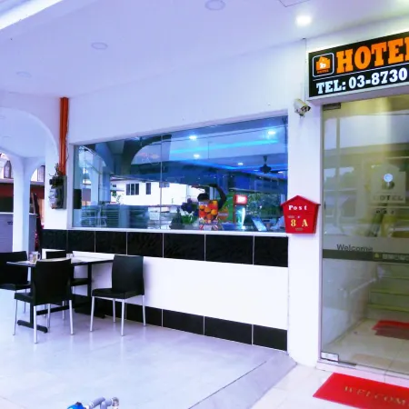 The b'Hotel