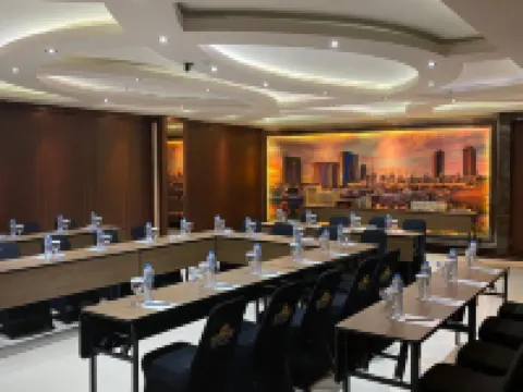 Avery De'Grand City Hotel Bandung Hotels in Regol