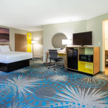 Days Inn by Wyndham Marquette