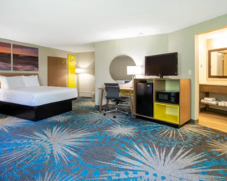 Days Inn by Wyndham Marquette Hotels in Marquette