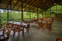 Crystal Kuruva Nature Resort & Spa - 朝食