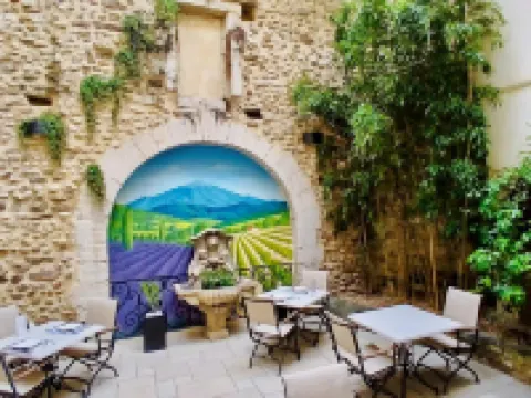 Hotel du Midi Hotels in Visan