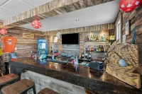 Edge of the Avalon Inn - bar