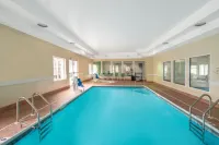 La Quinta Inn & Suites by Wyndham Latham Albany Airport Hotel a Latham