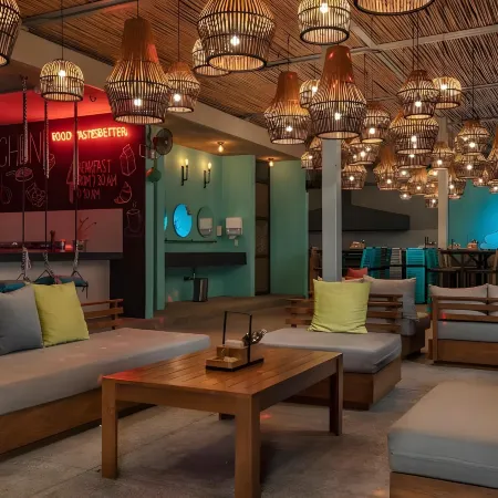 Mayan Monkey Los Cabos - Social Hotel