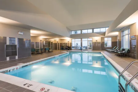 Residence Inn Milwaukee West Отели рядом с достопримечательностью «Time Square Watch Shop»