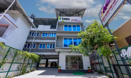 Treebo VSaffron Regency, Punnamada Lake - 3-Sterne