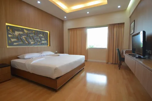 Charoen Hotel