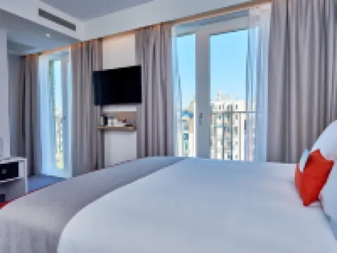 Holiday Inn Express AMSTERDAM - CITY HALL by IHG Hotels near TomTom