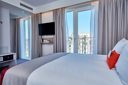 Holiday Inn Express Amsterdam - City Hall Отели рядом с достопримечательностью «Мост Питон»