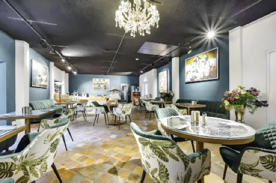 Ambassador City Centre Hotel