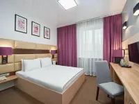 Aura City Hotel ペルミのホテル