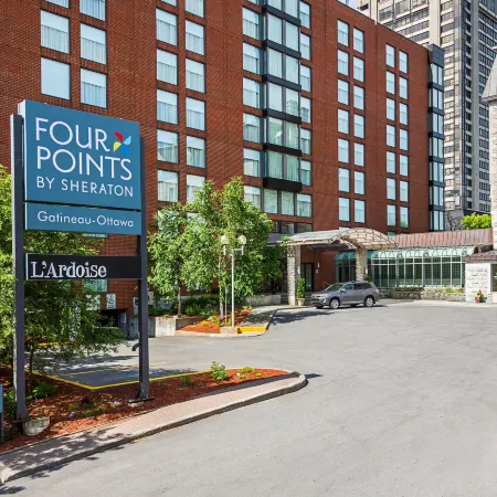 Four Points by Sheraton Hotel & Conference Centre Gatineau-Ottawa Отели рядом с достопримечательностью «Стадион «Реймон Шабо Грант Торнтон Парк»»
