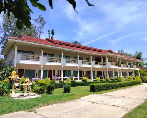 D.R. Lanta Bay Resort Hotels near مركز الشرطة