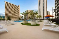 Aston at The Waikiki Banyan - Swimmingpools