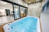 Gongju Forest Stay Pool Villa -  Ferienhäuser