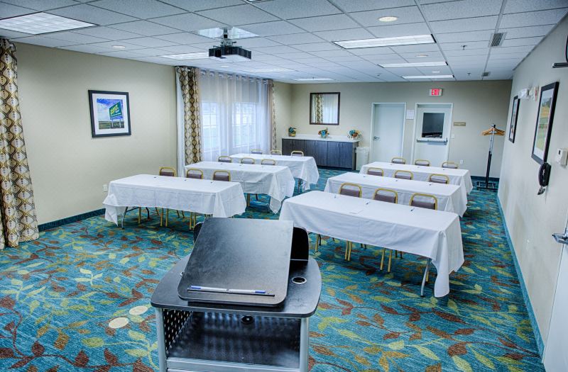 Candlewood Suites Fargo-N. Dakota State Univ. by IHG photo 4