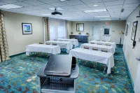 Candlewood Suites FARGO-N. DAKOTA STATE UNIV. by IHG - Airport Shuttle