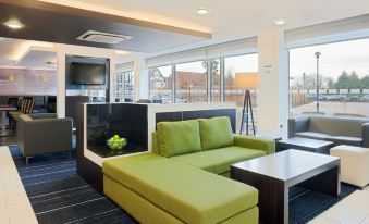 Holiday Inn Express Cambridge-Duxford M11, Jct.10