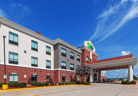 Holiday Inn Express & Suites Sealy
