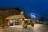 Travelodge by Wyndham Owen Sound Các khách sạn ở Eo biển Owen
